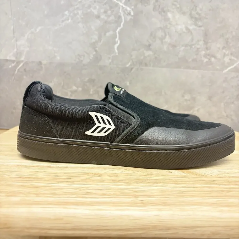 Cariuma slip skate
